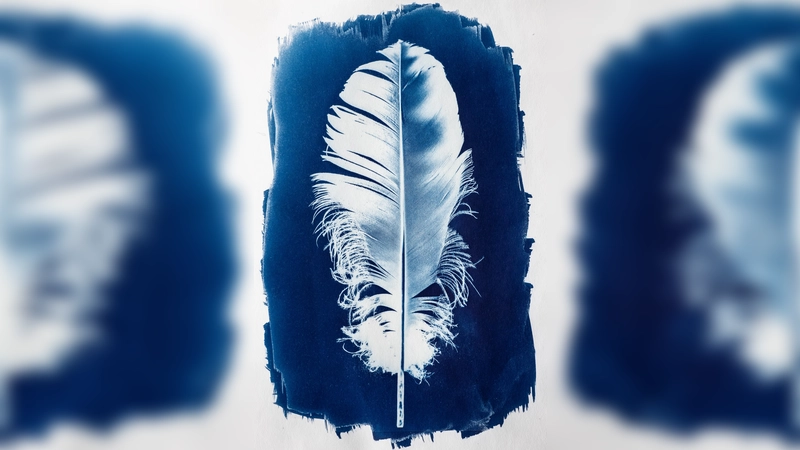 Blau ist aufgrund der Technik die maßgebende Farbe der Fotografien. (Foto: Klaus Massanetz)