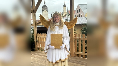 Kinder können die Stadt gemeinsam mit dem ersten Erdinger Christkind Linda Müller die Stadt erkunden. (Foto: nsc)