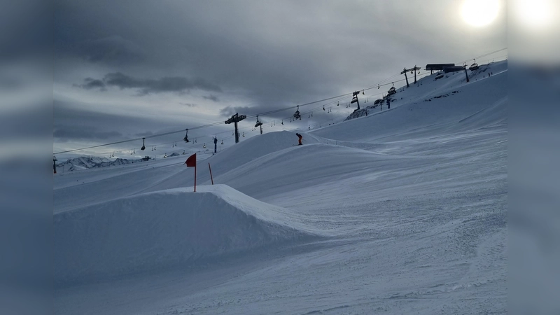 Schnee so weit das Auge reicht. Der Skiclub freut sich auf die kommende Saison. (Foto: Skiclub)