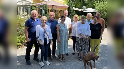 MdL Benno Zierer (3.v.l.) traf sich mit Vertretern der Tafeln zum Erfahrungsaustausch.  (Foto: Abgeordnetenbüro MdL Benno Zierer)