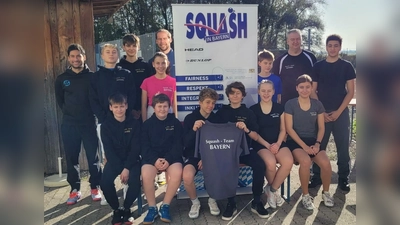 Die Jugendlichen konnten mit Größen des Squash-Sports trainieren. (Foto: Rudi Rohrmüller, Squash in Bayern)