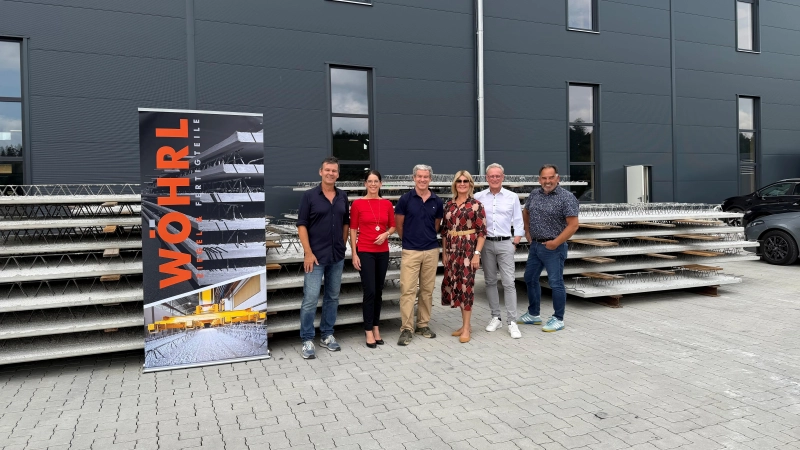 Michael Maier, Diana Krüger, Thomas Wöhrl, Landrätin Susanne Hoyer, Harald Gmeiner und Helmut Priller (Foto: Landratsamt Freising)