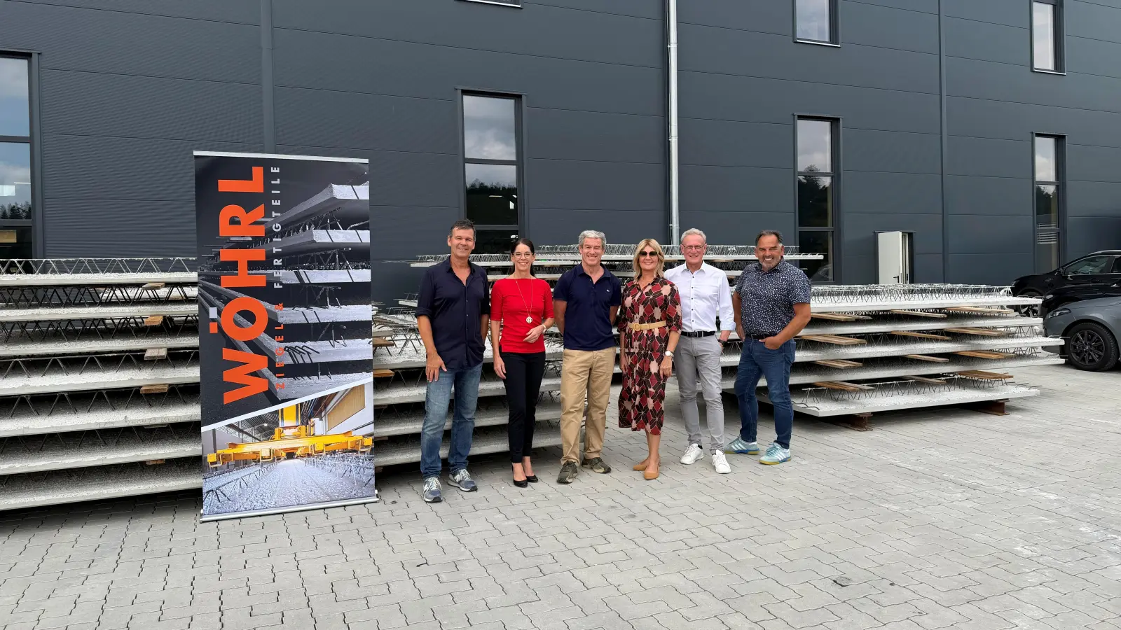 Michael Maier, Diana Krüger, Thomas Wöhrl, Landrätin Susanne Hoyer, Harald Gmeiner und Helmut Priller (Foto: Landratsamt Freising)