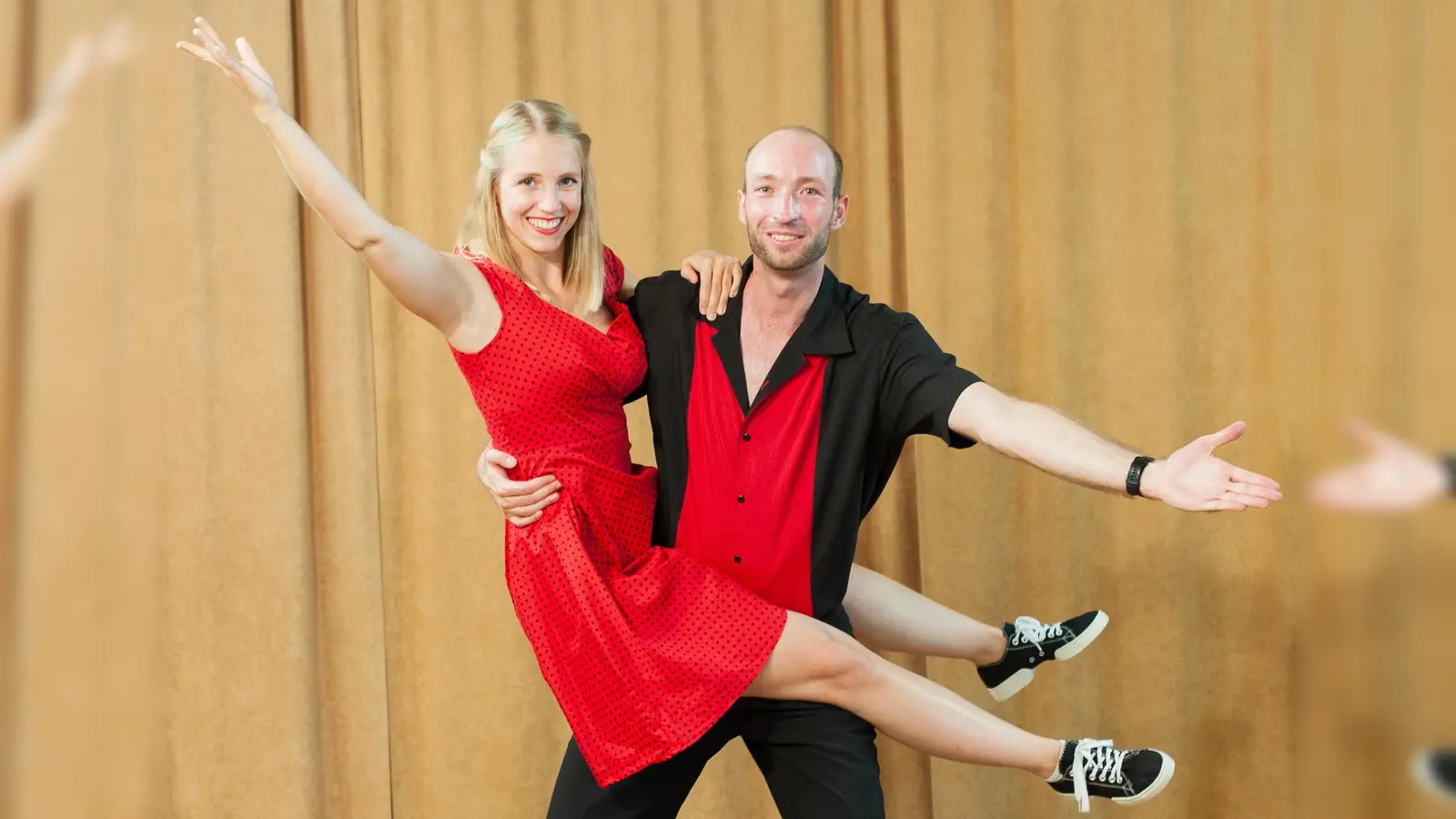 Gute Laune ist beim Boogie tanzen garantiert! (Foto: Fly'n'Dance)