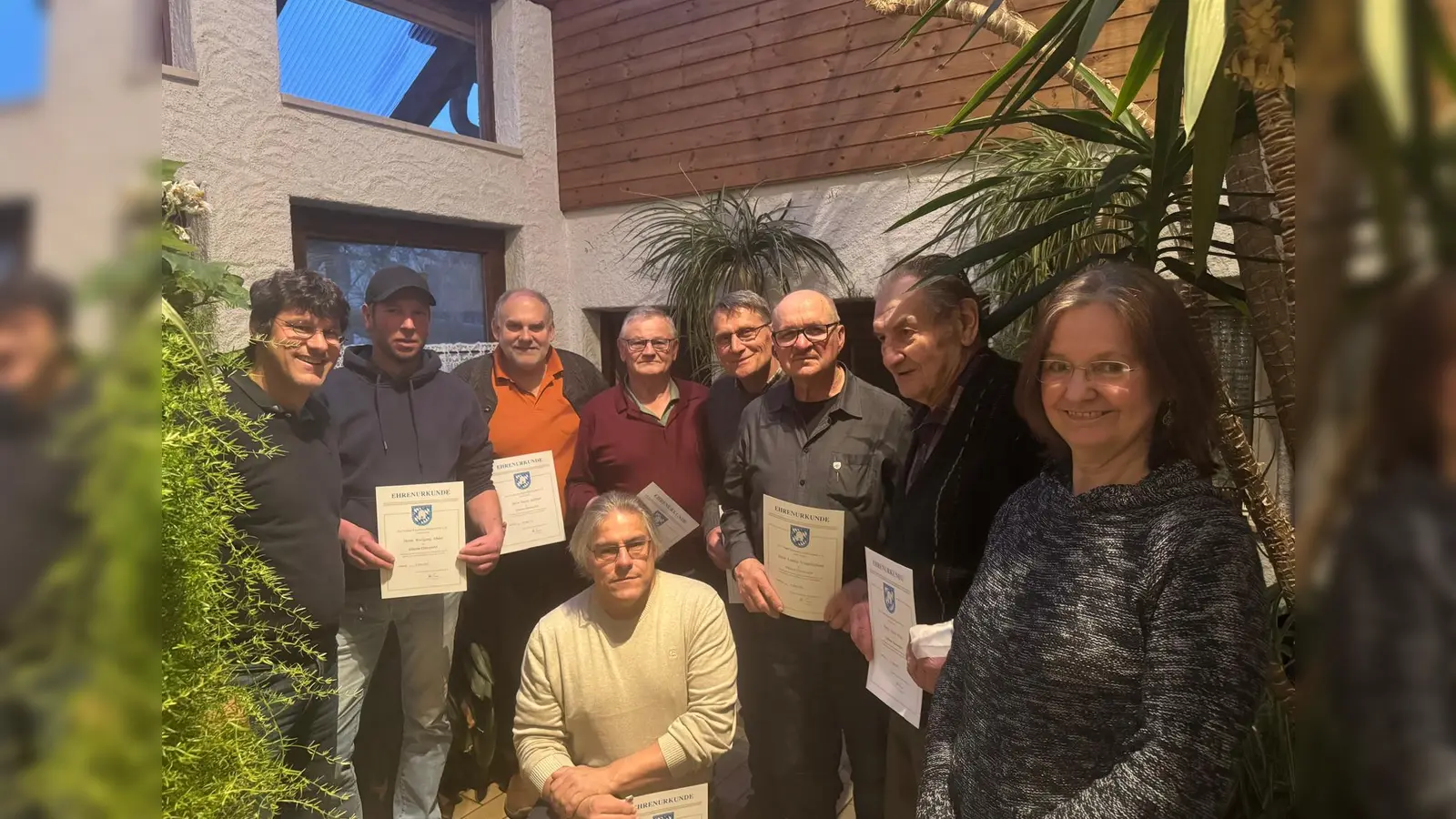 Diese Imker stellen Honig aus Leidenschaft her. (Foto: Imkerverein)