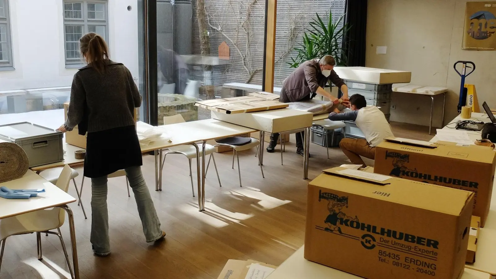 ­Sachspenden des Museums Erding wurden für den Ukraine-Kulturgüterschutz verpackt. (Foto: Museum Erding)