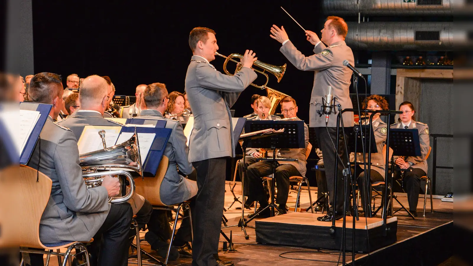Gebirgsmusikkorps Garmisch-Partenkirchen Benefizkonzert Luitpoldhalle Freising (Foto: Sabina Kirchmaier)