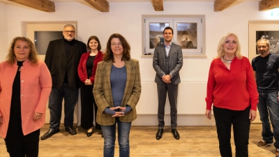 Der ELIAS Gründungsvorstand: Nathalie Deischl, Erich Irlstorfer, Emma Irlstorfer, Gabriele Uitz, Phillip Gerdau, Helga Engelhard-Kraus und Andreas Beschorner (v. l.) (Foto: H. Regler)