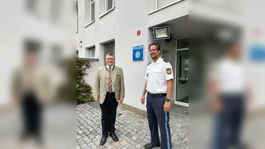 Der Gedankenaustausch ist sowohl für Staatsminister Dr. Herrmann als auch Polizeirat Dr. Küffner eine wichtige Angelegenheit. (Foto: Pressestelle Dr. Herrmann)