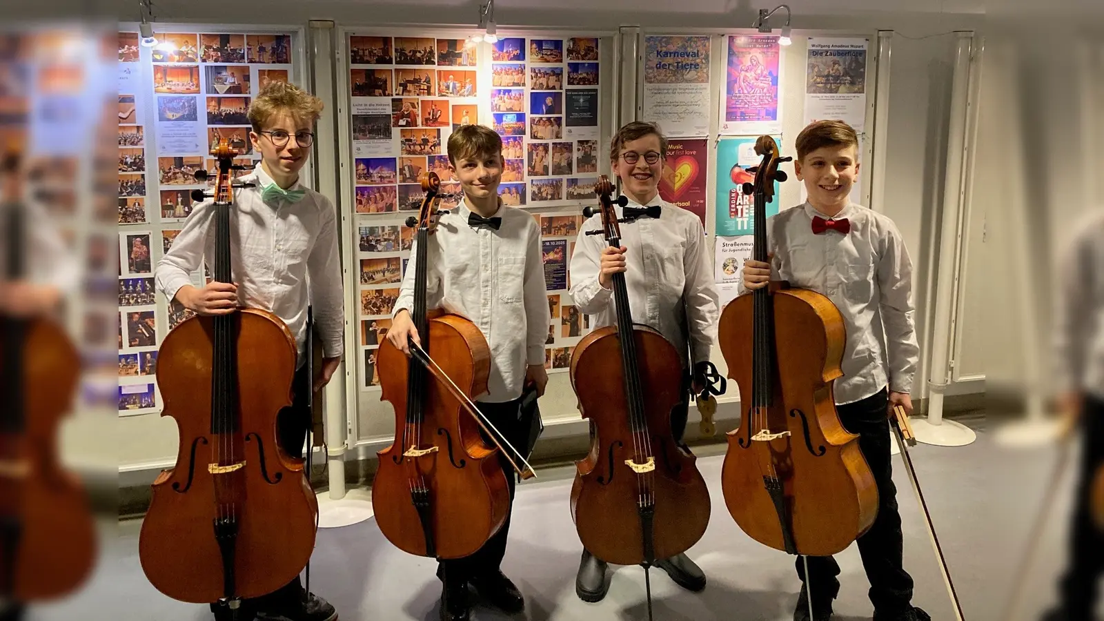 Clemens Narizano, Samuel Seidenberger, Lambert Huys und Friedrich Braun (alle Violoncello - v.l.) werden beim Preisträgerkonzert auftreten.  (Foto: Förderverein Musikschule)